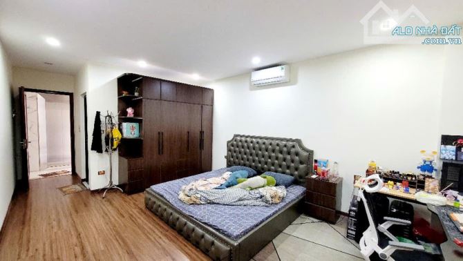 BÁN NHÀ LÝ NAM ĐẾ  TRÁI TIM PHỐ CỔ, HOÀN KIẾM. DIỆN TÍCH: 57M² x 4 TẦNG 
GIÁ CHỈ: 22.5 TỶ. - 1