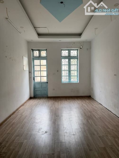 Nhỉnh 22 tỷ có ngay nhà mặt phố Trần Quý Kiên, DT40m, MT4, nhà 5 tầng - 1