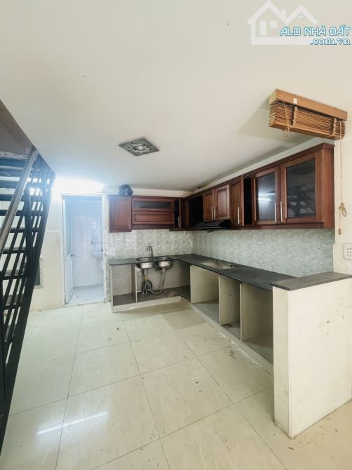 Lê Hồng Phong. Q10. Hẻm xe hơi 5m thông.  40m2. 4 tầng. 4Pn. Chỉ 7,x tỷ. - 1