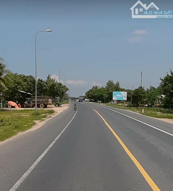 1 hecta đất đẹp mặt tiền QL1A , cách cổng chính KCN Tân Đức 3,5km - 1