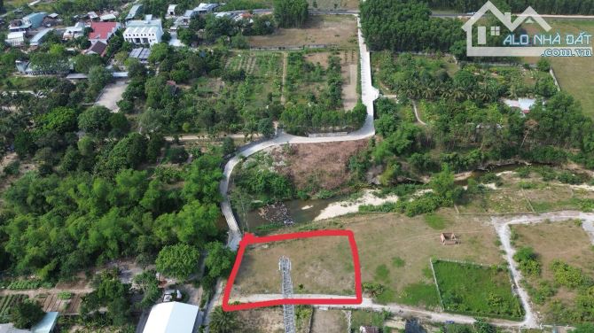 Đất 2 mặt kiệt gần suối 500m2 có 120m2 đất ở ngang rộng rãi 27m - 1