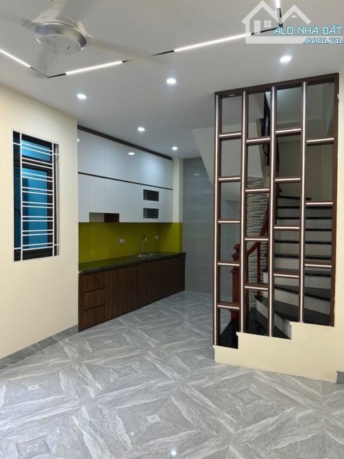 BÁN NHÀ PHỐ BÁT KHỐI – NHÀ MỚI 5 TẦNG – CÁCH Ô TÔ TRÁNH CHỈ 1 NHÀ – GIÁ HƠN 5 TỶ - 1