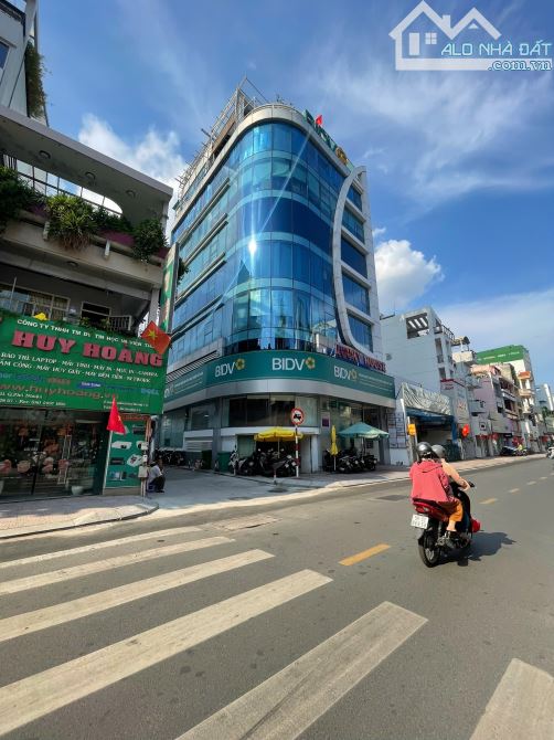 Bán toà nhà góc 2MT Huỳnh Văn Bánh, Phú Nhuận - 170m2 (10 x 17) - Hầm 8 Tầng - 250Tr/Th - 1