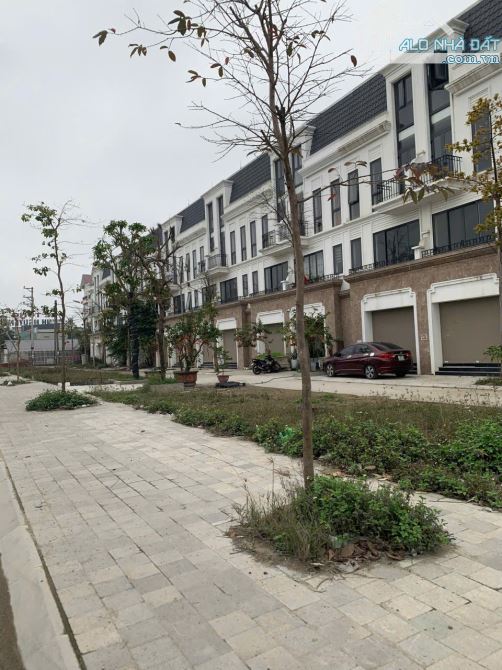 nhà 4 tầng mới mặt quốc lộ 1A cách hồng đức 1km giá 4250. - 1