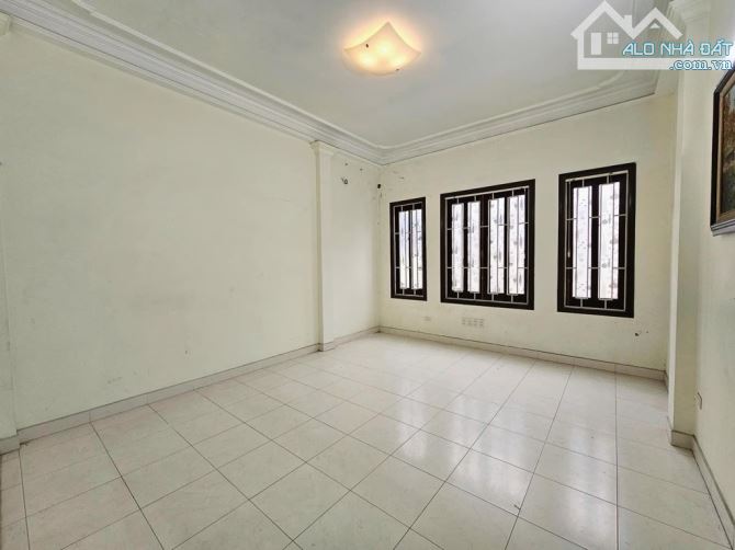 Ô TÔ ĐỖ CỬA - KV YÊN TĨNH - AN SINH ĐẲNG CẤP - ĐỐNG ĐA - 42m2 - 15,7 Tỷ - 1