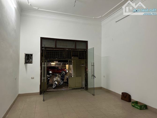 Bán Nhà Mặt Phố Quận Ba Đình 80m4T MT5m Vỉa Hè 3 THOÁNG VIEW Công Viên 52 Tỷ Kim Mã. - 1