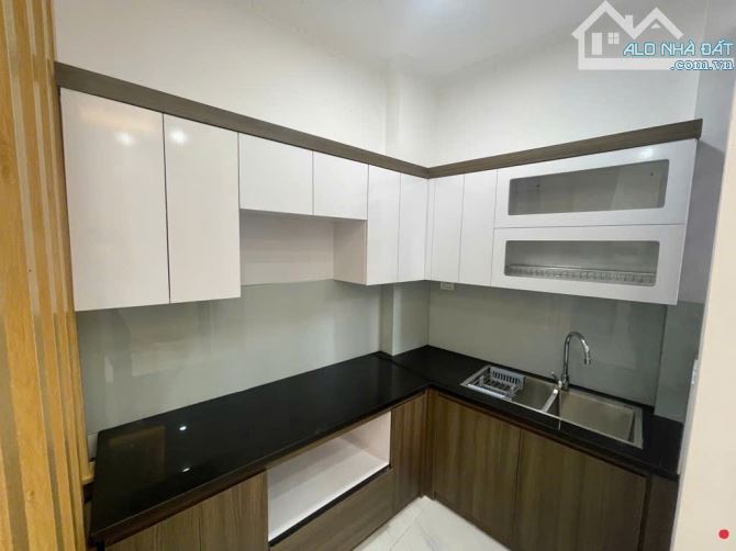 BÁN NHÀ PHỐ ĐỨC GIANG - 5 TỶ - 37M2 - CÁCH MẶT PHỐ 10M, NHÀ MỚI HIỆN ĐẠI - 1