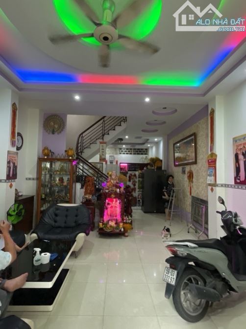 Bán nhà HXH, khu vip Âu Cơ, Quận Tân Phú, 72m2, ngang lớn 5.1m, 4 tầng, giá 9,45 tỷ - 1