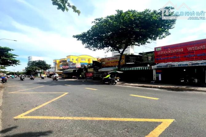 Bán nhà 2 tầng cũ, tiện xây mới,  đất rộng cực hiếm, 333m², sát mặt tiền Lê Quang Định ! - 1