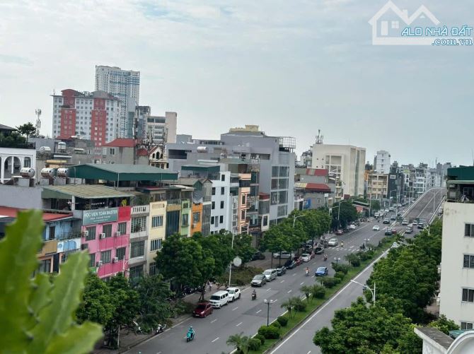 BÁN NHÀ MẶT PHỐ HỒNG TIẾN - LÔ GÓC 3 MẶT TIỀN - KD ĐỈNH. DT:145M. 4 TẦNG. MT:8M. GIÁ 41 TỶ - 1