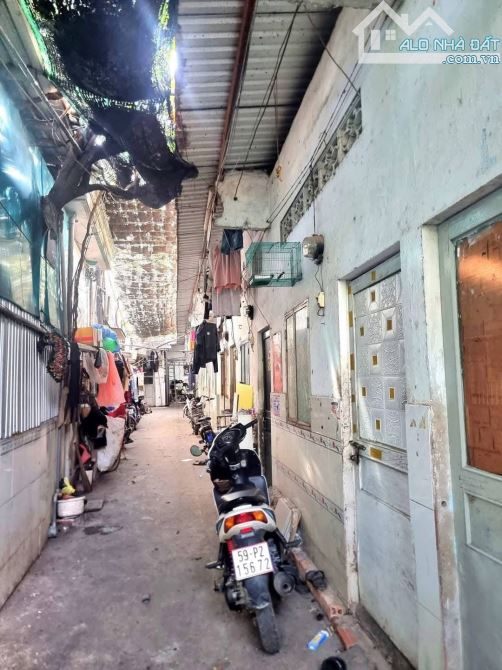 Dãy trọ Ngay Chợ Phước Long, 240m2, Ngang Khủng 8m, 2 tầng, Phạm Hữu Lầu, Phú Mỹ Quận 7 - 1
