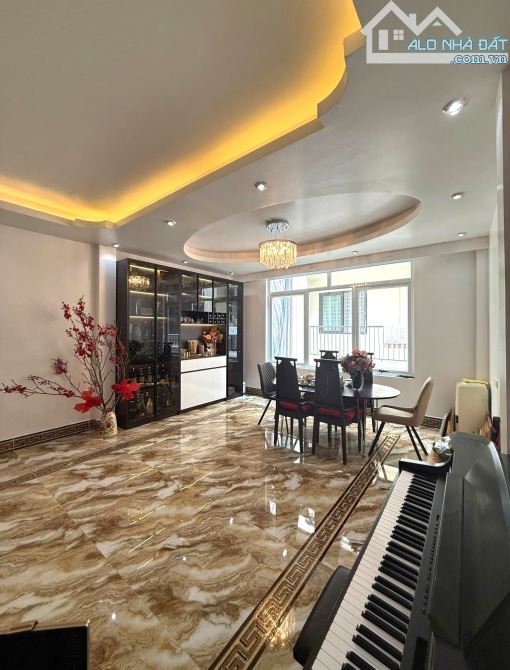 BÁN NHÀ LÔ GÓC 3 MẶT THOÁNG PHỐ VĨNH PHÚC - 72M2- 4 TẦNG - 4.8M MẶT TIỀN - 17.5 TỶ - VIP ! - 1