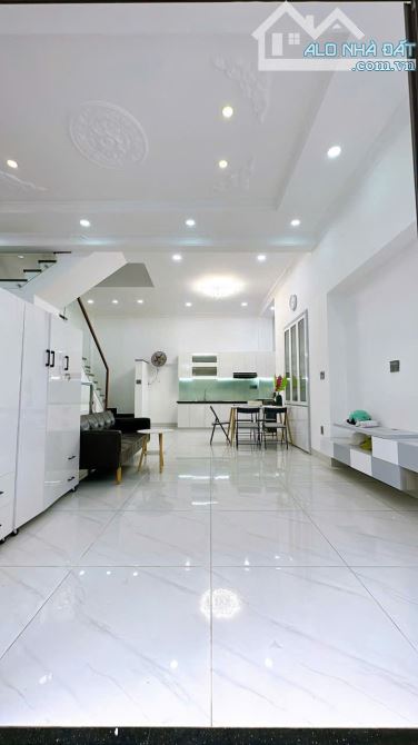 Nhà siêu đẹp 4 tấm kiên cố đường số P.4 Q.4 hiện hữu 190m2 sử dụng chỉ hơn 8Tỷ - 1