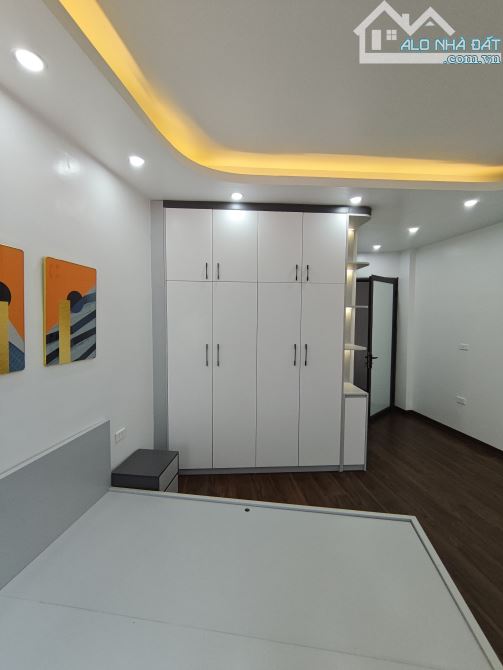 Bán nhà phố Đội Cấn 35m 5 tầng giá 6tỷ550 triệu - 1