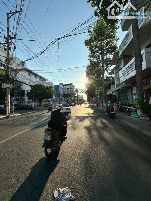 Nhân - Nhà đường Yesrin 6 tầng 17 phòng bán 220tr - 1