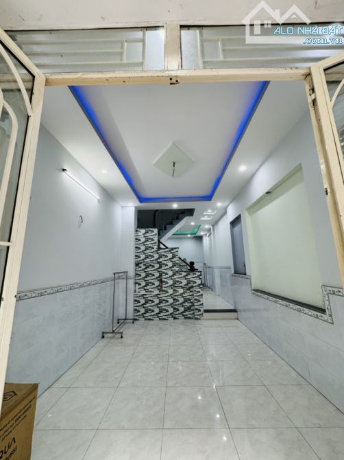 NGAY CHỢ BÌNH TRỊ ĐÔNG TÊN LỬA - ĐƯỜNG 6M THÔNG - NHÀ 2 TẦNG BTCT - 42M2 - 4.X TỶ - 1