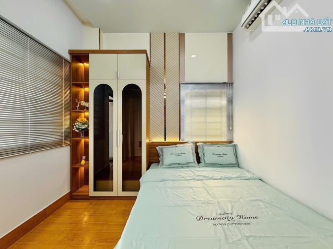 Mua ngay căn nhà 2 tầng ngay nhà Nguyễn Thiện Thuật, Quận 3. Giá: 4 Tỷ 020 / 52m2. SHR - 12