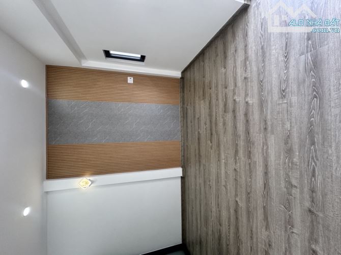 Bán nhà Nguyễn Sỹ Sách, P15, quận Tân Bình. DT 38.4m2 x 2 tầng - 4 x 9.6 . Giá 3.42 tỷ TL - 12