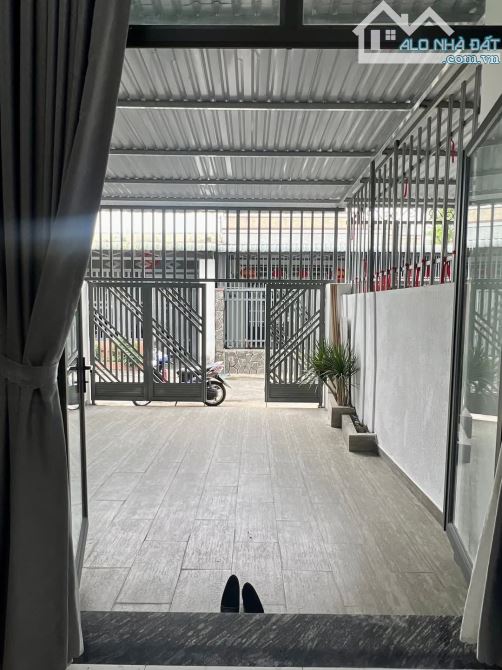Bán nhà sát bên KDC Hiệp Thành 1, tp Thủ Dầu Một. 3p ngủ, sân ôtô,...đường ôtô thông. - 12