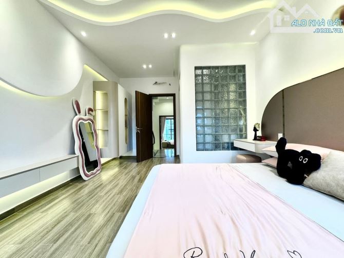 SIÊU PHẨM NHÀ PHỐ 4 TẦNG CÓ THANG MÁY - HẺM XE HƠI 8m THÔNG THOÁNG - 13