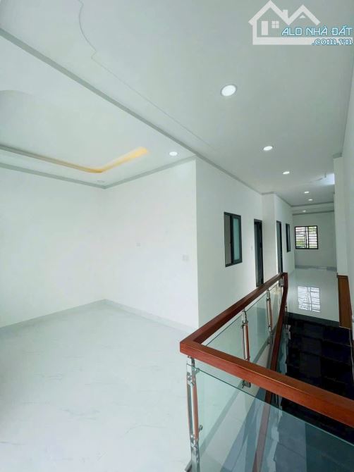 BÁN NHÀ SỔ HÔNG RIÊNG THỔ CƯ ,ĐƯỜNG NHỰA RỘNG 12m.  THUỘC PHƯỜNG TRẢNG DÀI - 15