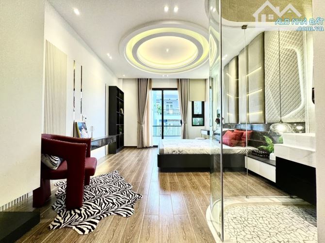 SIÊU PHẨM NHÀ PHỐ 4 TẦNG CÓ THANG MÁY - HẺM XE HƠI 8m THÔNG THOÁNG - 15