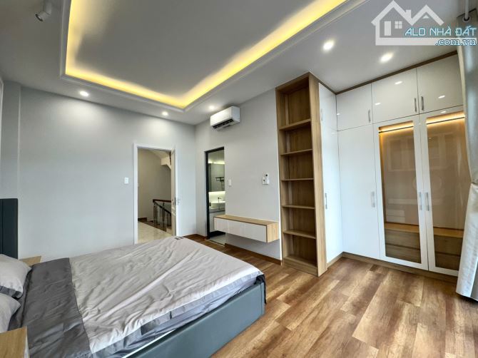 Biệt Thự Hoàng Quốc Việt, Quận 7 90,5m² - Nhà mới, nội thất cao cấp - 18,5 tỷ - 16