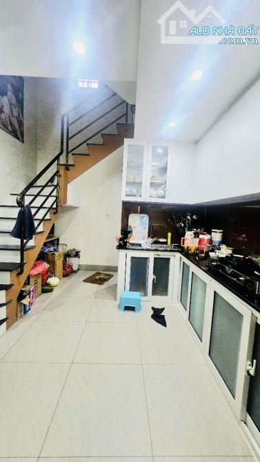 NHÀ 4TẦNG ĐÚC BTCT KHU ĐƯỜNG SỐ   X/1 CĂN THỨ NHẤT SÁT ĐƯỜNG XE HƠI  KHU ĐƯỜNG SỐ - Ô TÔ - 18