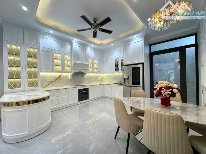 Biệt Thự Hoàng Quốc Việt, Quận 7 90,5m² - Nhà mới, nội thất cao cấp - 18,5 tỷ - 19
