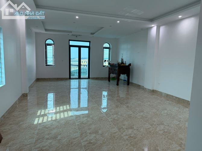 CHÍNH CHỦ- CHO THUÊ NHÀ 5 TẦNG , CÓ THANG MÁY MẶT TIỀN ĐƯỜNG TÔN ĐỨC THẮNG - 8
