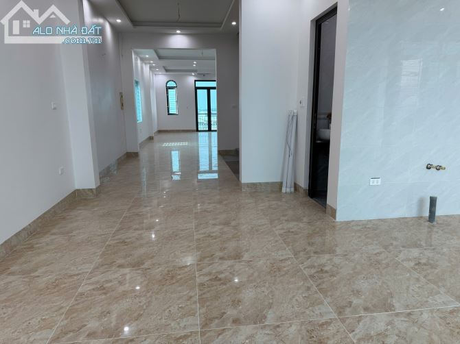 CHÍNH CHỦ- CHO THUÊ NHÀ 5 TẦNG , CÓ THANG MÁY MẶT TIỀN ĐƯỜNG TÔN ĐỨC THẮNG - 13
