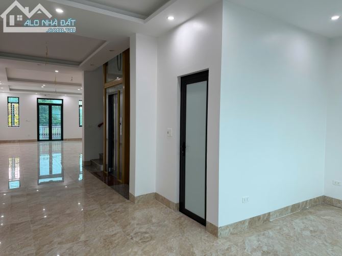 CHÍNH CHỦ- CHO THUÊ NHÀ 5 TẦNG , CÓ THANG MÁY MẶT TIỀN ĐƯỜNG TÔN ĐỨC THẮNG - 16