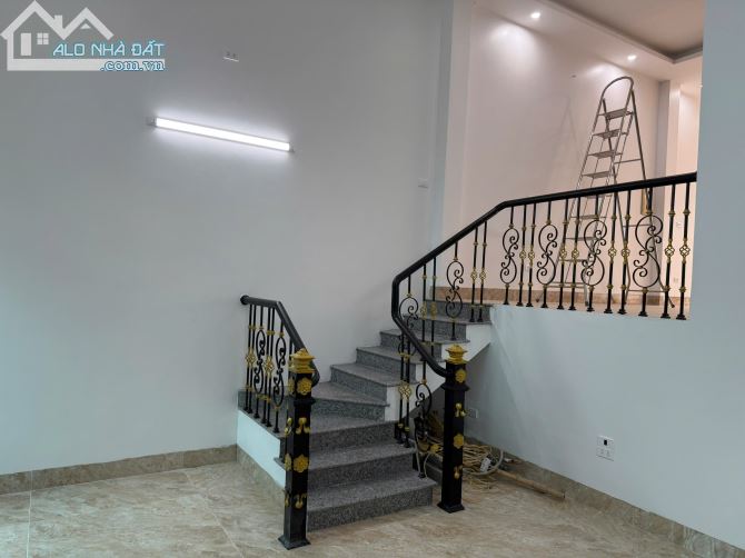 CHÍNH CHỦ- CHO THUÊ NHÀ 5 TẦNG , CÓ THANG MÁY MẶT TIỀN ĐƯỜNG TÔN ĐỨC THẮNG - 20