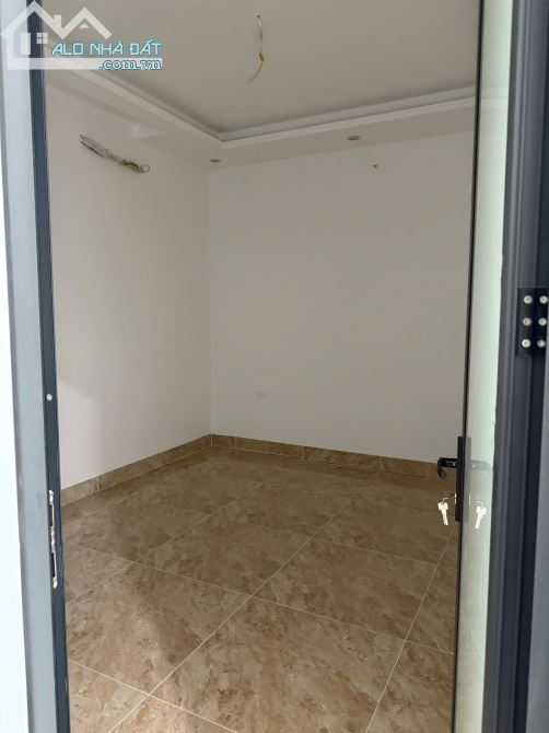 CHÍNH CHỦ- CHO THUÊ NHÀ 5 TẦNG , CÓ THANG MÁY MẶT TIỀN ĐƯỜNG TÔN ĐỨC THẮNG - 25