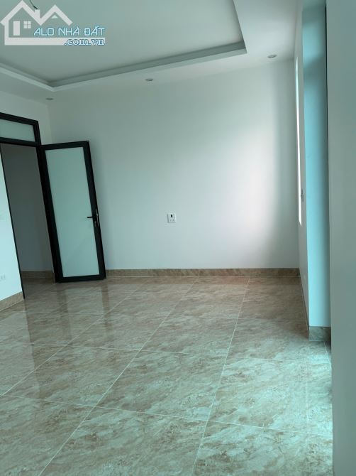 CHÍNH CHỦ- CHO THUÊ NHÀ 5 TẦNG , CÓ THANG MÁY MẶT TIỀN ĐƯỜNG TÔN ĐỨC THẮNG - 30