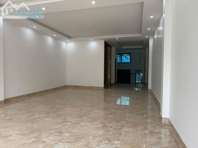 CHÍNH CHỦ- CHO THUÊ NHÀ 5 TẦNG , CÓ THANG MÁY MẶT TIỀN ĐƯỜNG TÔN ĐỨC THẮNG - 32