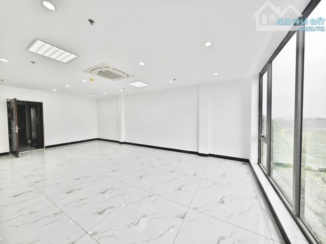 Cho thuê văn phòng tại Lê Trọng Tấn sàn 90m2 ô tô đỗ cửa, nhà mới xây view hồ giá rẻ nhất - 2