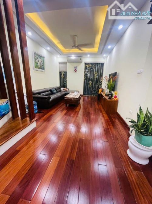 Bán gấp nhà Hoàng Liệt DT 45m2 x 5 tầng, giá 7.82 tỷ, ngõ oto, thoáng, gần đường, ở luôn - 2