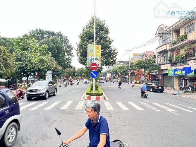 Bán lộ đất diện tích gần 1000m2 mặt tiền Đồng Khởi Biên Hòa, giá 55 tỷ. - 2
