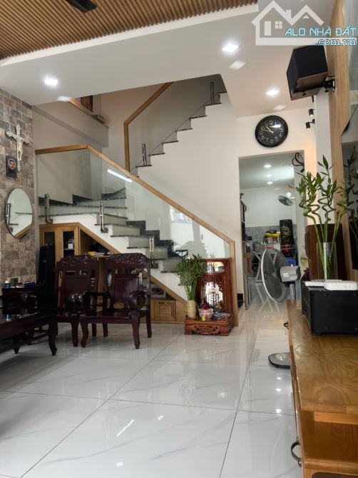 Nhà mặt tiền đường số p. Tân Kiểng, 4 tầng 70m2, chỉ 9.x tỷ - 2