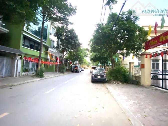 Bán nhà mặt phố Đỗ Nhuận, 3 làn ô tô, vỉa hè 5m, kd đỉnh, 130m2, mt 9m, giá 54 tỷ - 2