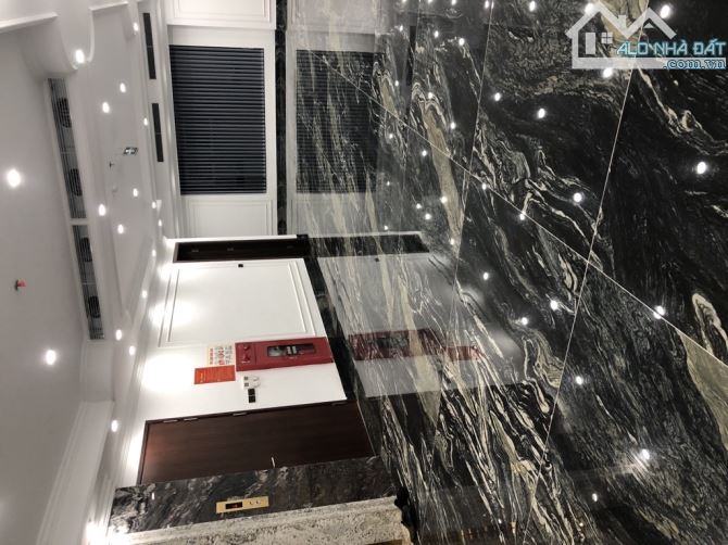 Bán nhà Mỹ Đình, toà văn phòng, ô tô tránh, mặt tiền 8,2m, giá 31 tỷ - 2