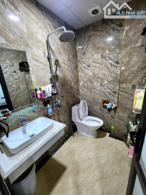 Âu cơ, 5 tầng, gần phố, mới đẹp, mặt tiền rộng giá 6 tỉ - 2