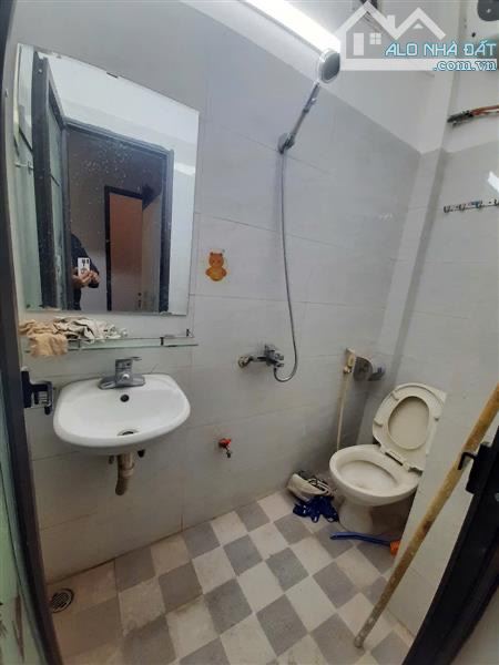 Cần bán gấp nhà mặt ngõ trại cá trương định cách 5 căn ra mặt phố chính - 2