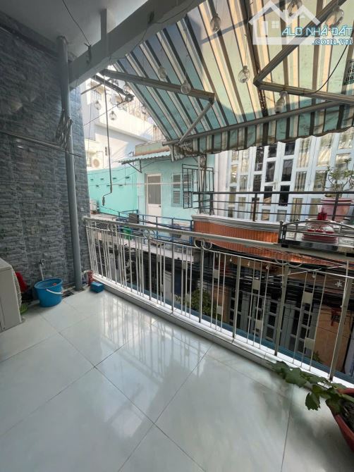 Nhà Hẻm 2,5m Tạ Quang Bửu Ngang 3,5 nở hậu 5,5 dài 13,75 p3 q8 - 2