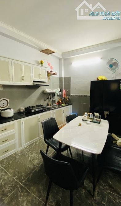 HẺM XE TẢI cách 15m, Nhà 3 tầng 4PN (3.8m x 13m), chỉ 5.15 tỷ - 2