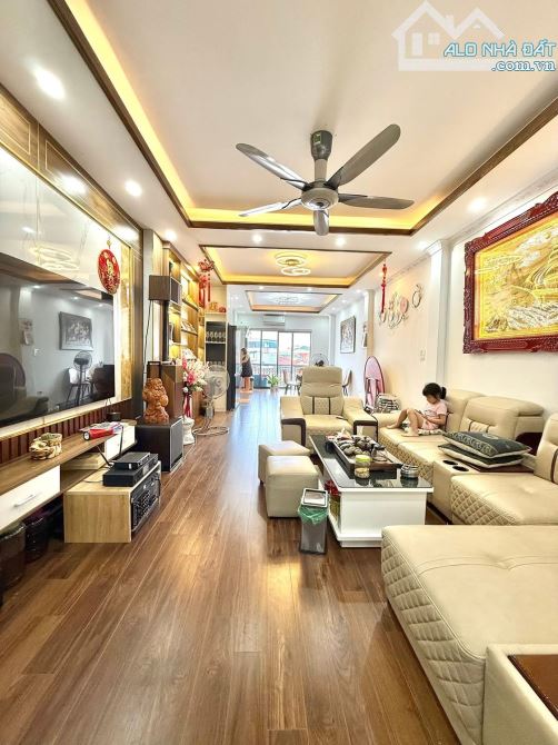 Lĩnh Nam - Oto vào nhà, nhà mới ở luôn - 66m*6T - 17 Tỷ - Không đăng ảo - 2