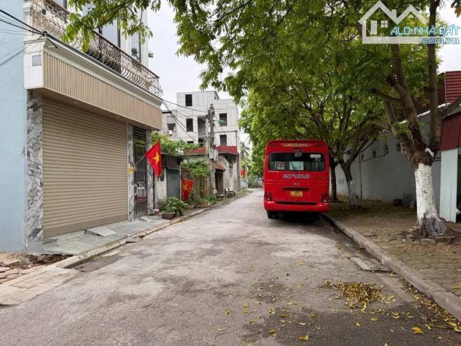 Anh Hoà  gửi bán mảnh đất tặng nhà cấp 4 - 2 Mặt Phố Long Biên 74mv Giá 8 Tỷ. - 2