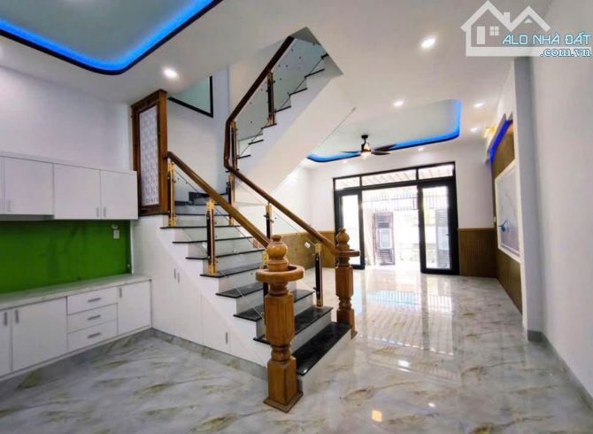 Nhà đẹp 3 tầng mới xây tại xã Vĩnh Hiệp - Nha Trang - 2