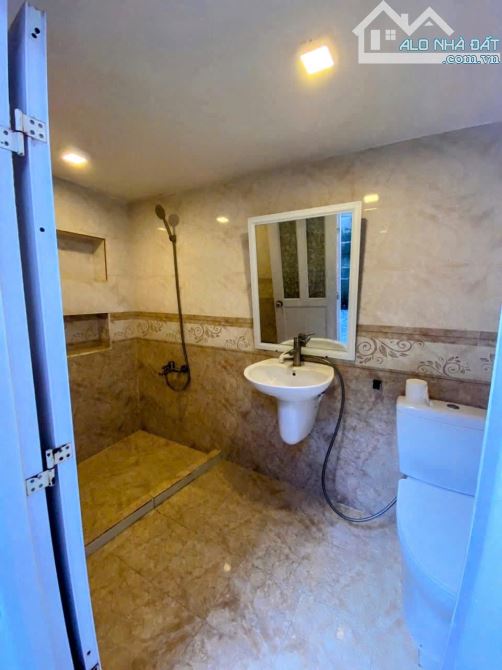 Nhà phường Tân Phong , gần đường Hồ Hoà , giáo xứ Thuận Hoà - 2